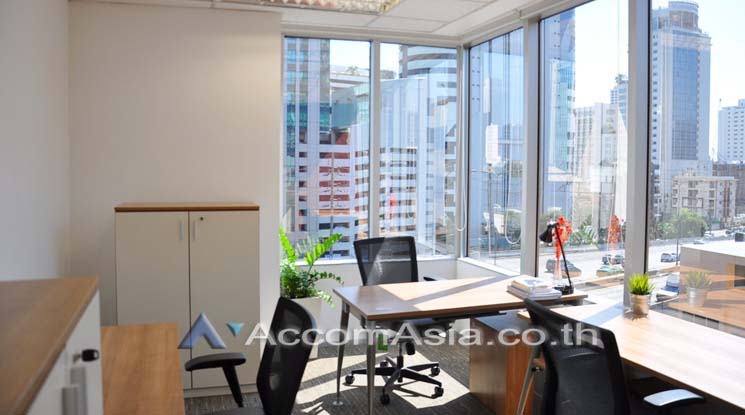  1  Office Space For Rent in Ploenchit ,Bangkok BTS Ploenchit at Q House Ploenchit Service Office AA10196